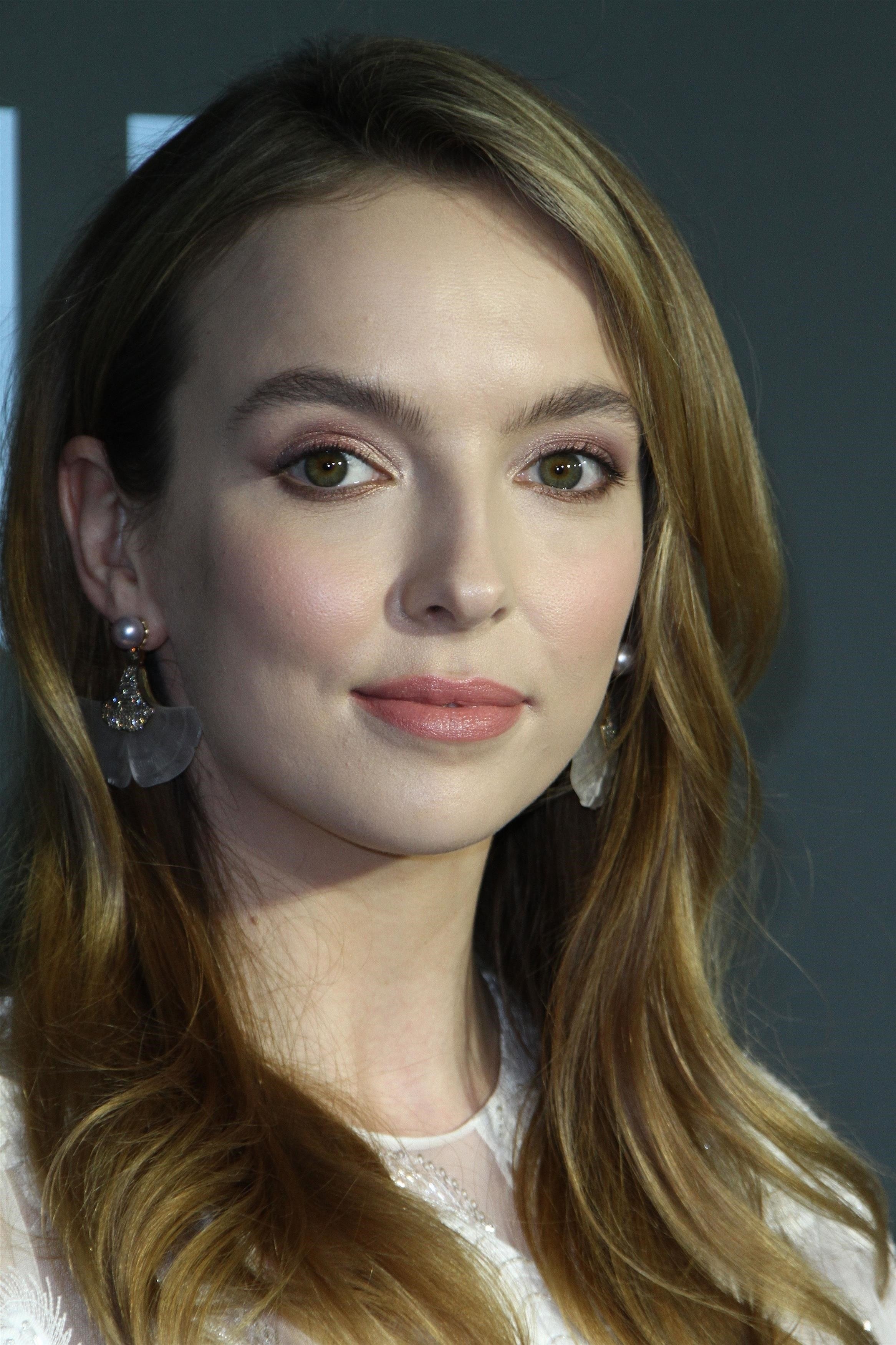 Jan 13 | The 24th Annual Critics Choice Awards - 025 - Stunning Jodie ...